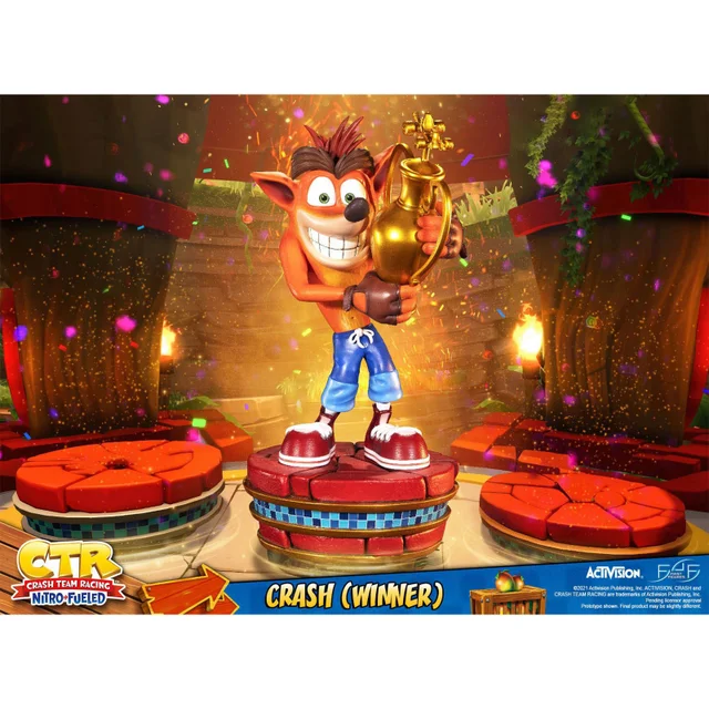 First4Figures Crash Team Racing Nitro-getankt (Crash Winner) Hars 45 cm Beeldje