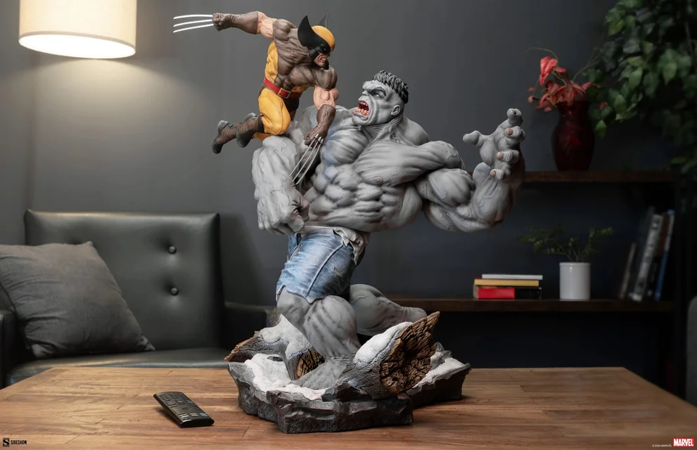 Sideshow Grey Hulk vs Wolverine Maquette Collectible Statue